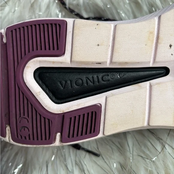 VIONIC Black and Pink Low-Top Sneakers with Rubber Sole - Picture 11 of 13